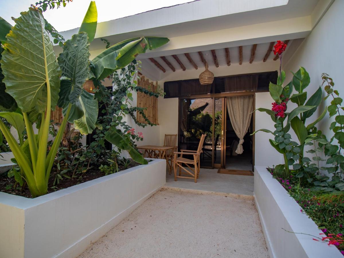 Tropical Oasis Boutique Hotel 4*